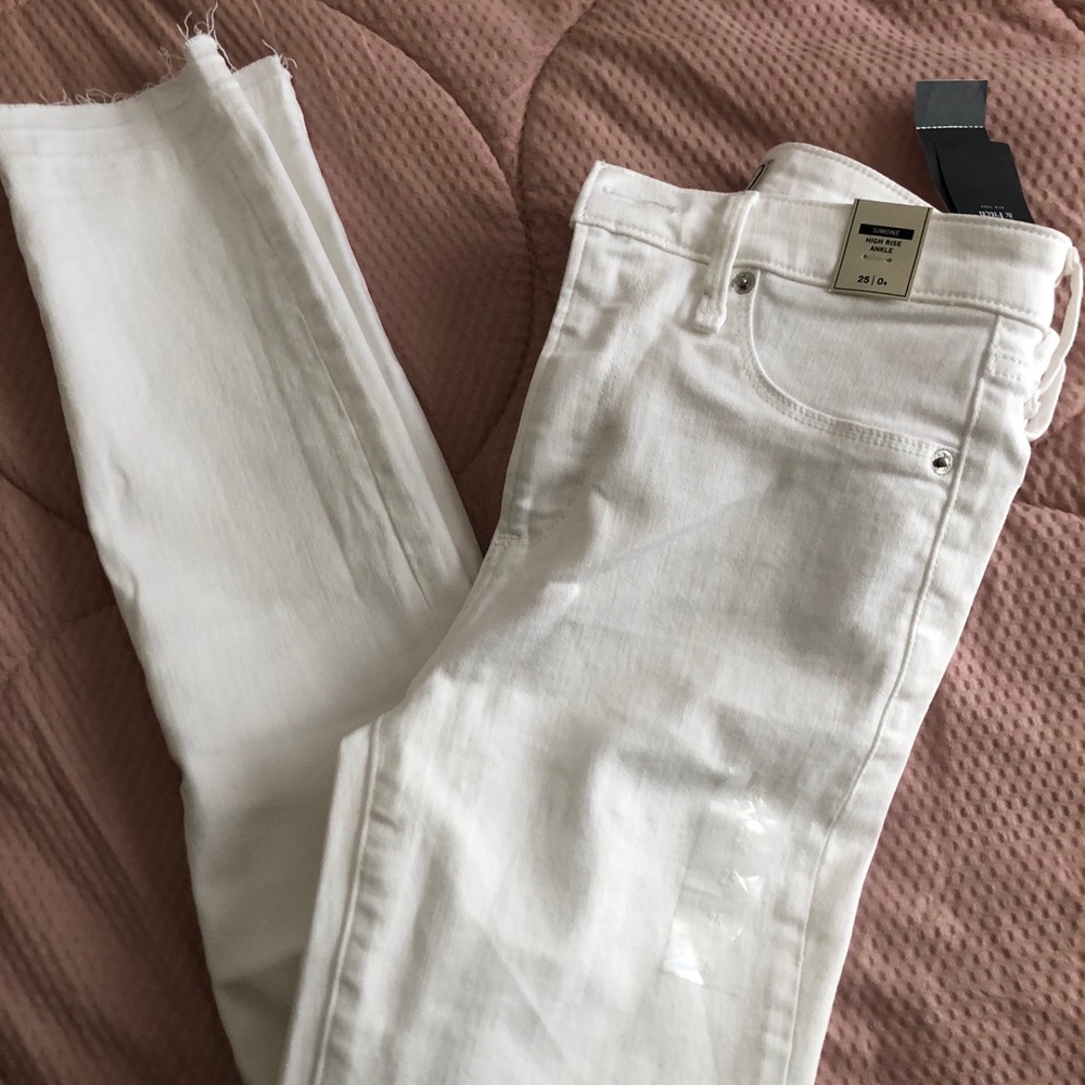 White Abercrombie and Fitch skinny jeans